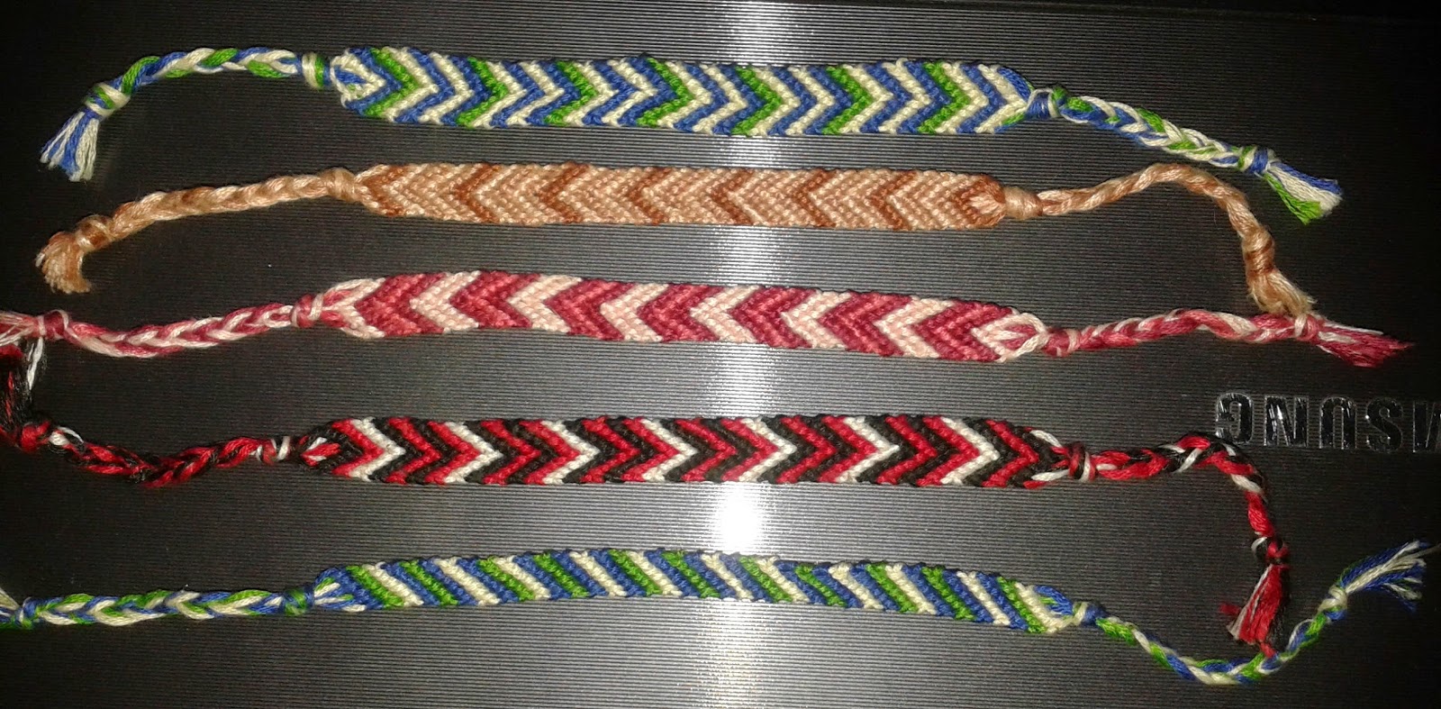 Entre Páginas e Sonhos DIY Pulseira da Amizade