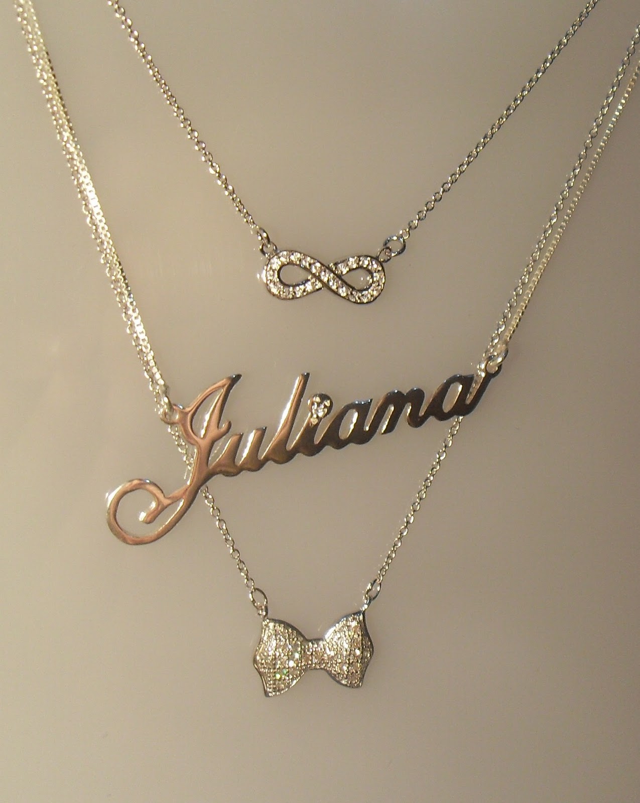 Mania Santa Combinações com Colares Personalizados