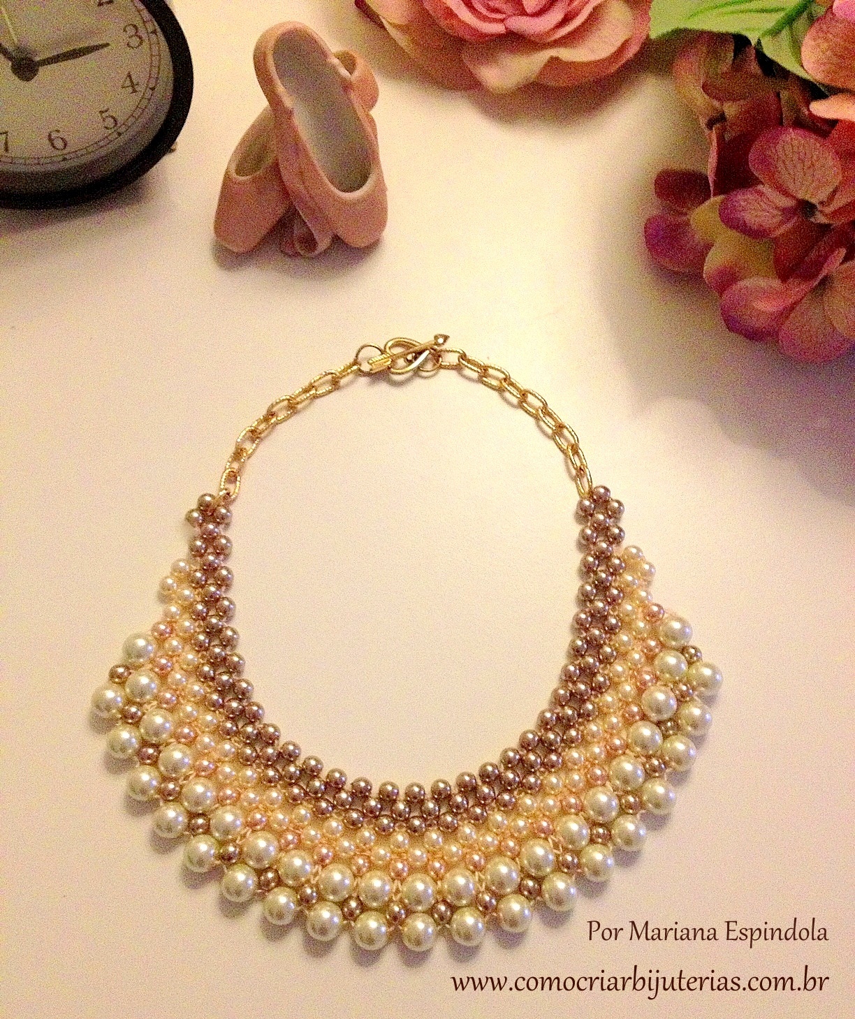 Nosso espaço feminino. Maxi colar de contas pérolas