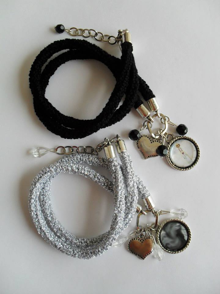 Colares com nomes, fotos, grupo sanguíneo, cidades, santos