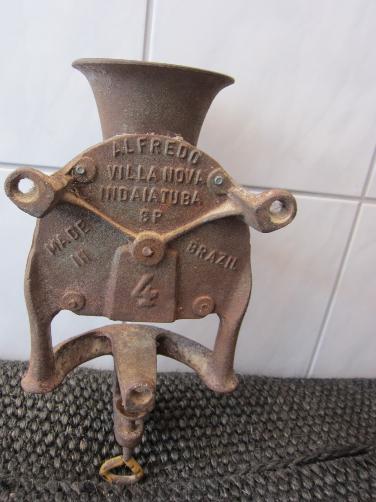 Antigüidades e Móveis Rústicos Ferro Fundido Antigo