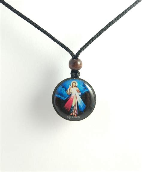 Comprar Colar De Ambar Igreja Catolica Barato&nbsp;Preço